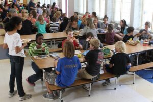 middle-school-lunch-room